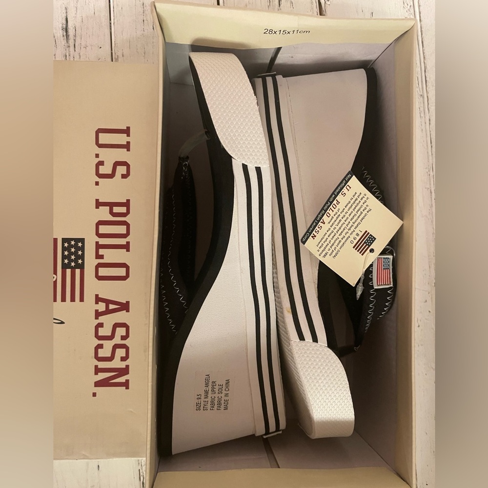 U.S. Polo Assn Angela wmns 9.5 Black White Wedge Platform Thong Flip Flop Sandal - Picture 3 of 7